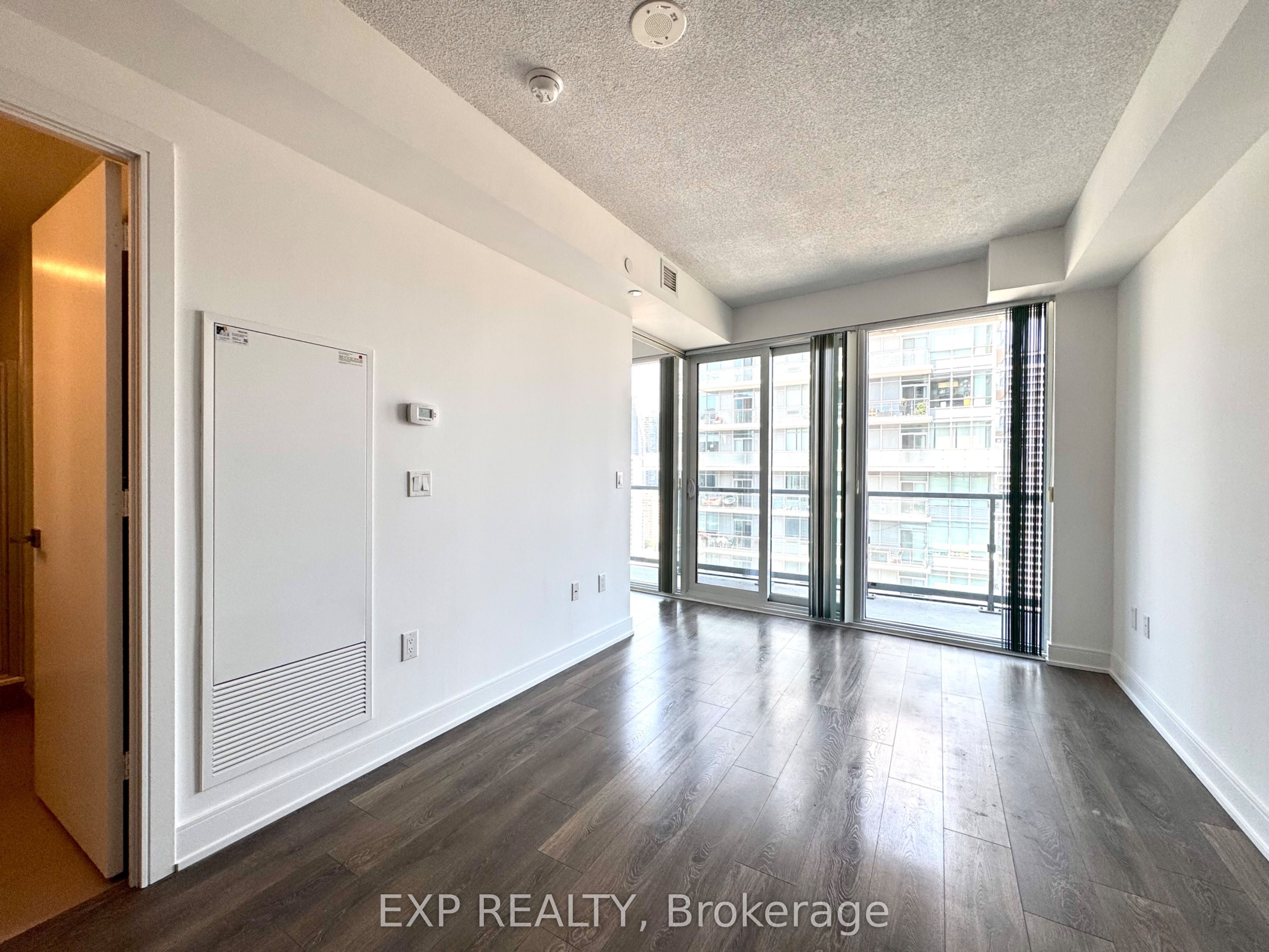 Residential Lease in Toronto C08 3