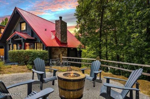 1003 Walini Way, Sevierville, TN, 37876-9702 | Card Image