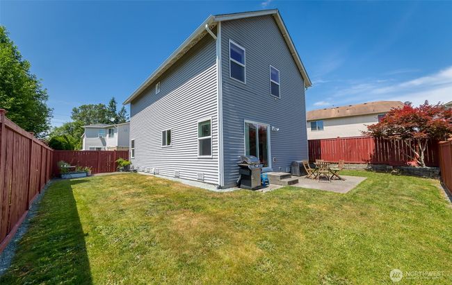 Fenced side yard | Image 14
