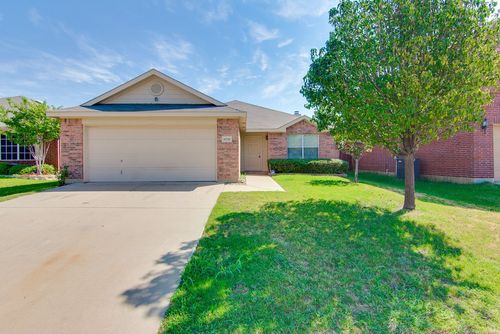10720 Irish Glen Trl, Haslet, TX, 76052-5152 | Card Image