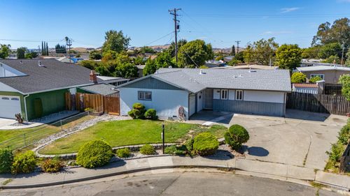 1210 Coolidge St, Fairfield, CA, 94533-5436 | Card Image