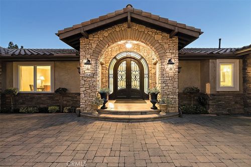 1542 La Loma Dr, North Tustin, CA, 92705-3061 | Card Image