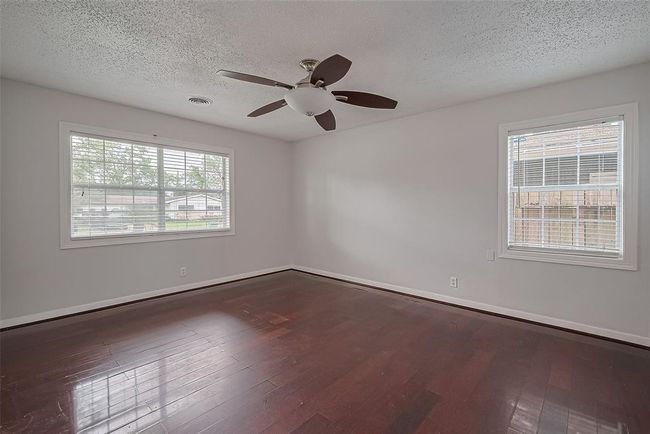 8045 Ridgeview Dr, House other with 3 bedrooms, 2 bathrooms and 1 parking in Houston TX | Image 16