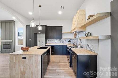 1021 4th St, Statesville, NC, 28677-6605 | Card Image