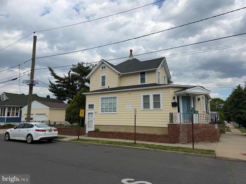1017 Market St, Gloucester City, NJ, 08030-1847 | Card Image