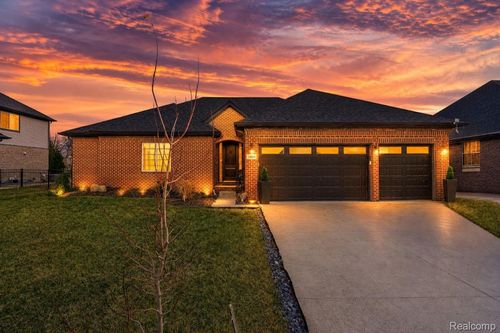 14664 Hannebauer Ct, Sterling Heights, MI, 48313-5642 | Card Image