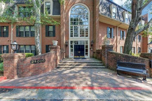 24218 Plantation Dr Ne, Atlanta, GA, 30324-2944 | Card Image