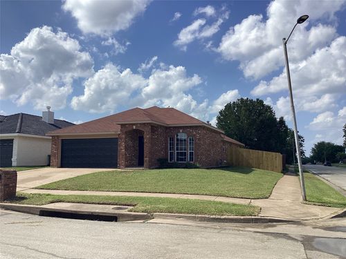 415 Cross Cut Dr, Arlington, TX, 76018-4007 | Card Image