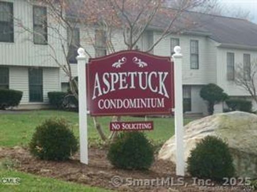 61-61 Aspetuck Vlg, New Milford, CT, 06776-5616 | Card Image