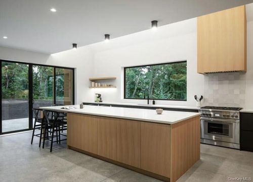 1 Chelsea Rd, Wappingers Falls, NY, 12590-5471 | Card Image