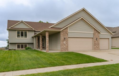 112 Prairie Stone Ct Se, Stewartville, MN, 55976-1657 | Card Image