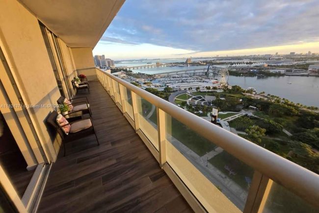 APT-3006 - 50 Biscayne Blvd, Condo with 2 bedrooms, 2 bathrooms and null parking in Miami FL | Image 7