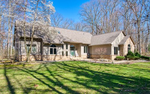 6310 Stofer Rd, Chelsea, MI, 48118-9104 | Card Image