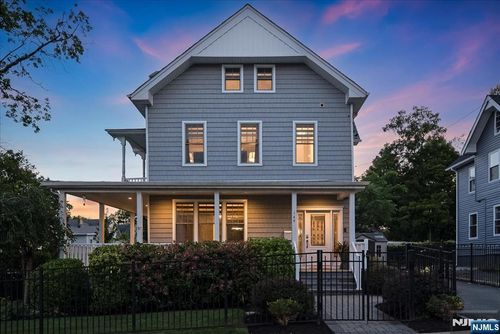 149 Walnut St, Montclair, NJ, 07042-3801 | Card Image