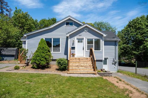 127 Crescent Dr, New Minas, NS, B4N3G9 | Card Image