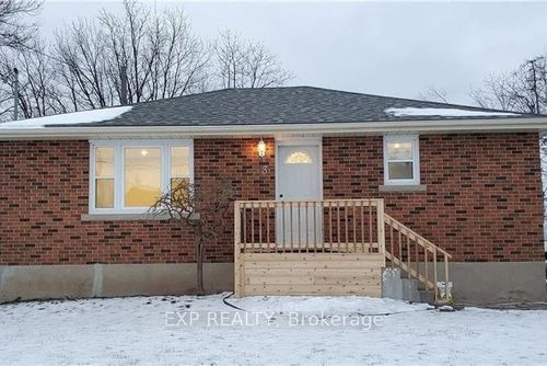 8 Hillcrest Avenue, Brantford, ON, N3T2C7 | Card Image