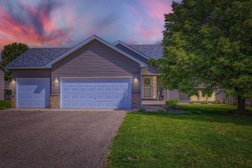 220 Maverick Ave, Elko New Market, MN, 55054-5433 | Card Image