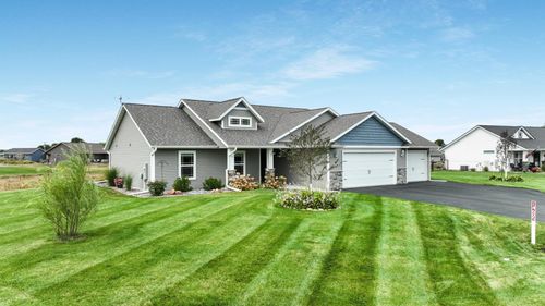 14605 42nd Ave, LAKE HALLIE, WI, 54729-3042 | Card Image