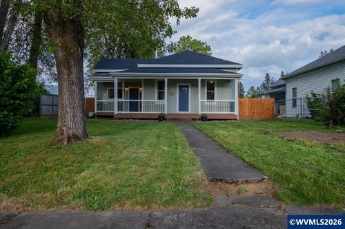 221 N 3rd St, Jefferson, OR, 97352-9240 | Card Image