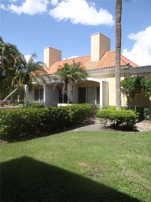 r207-17901 Nw 68th Ave, Hialeah, FL, 33015-3961 | Card Image