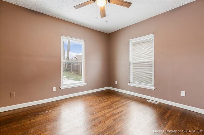 127 New Albany St, Home with 3 bedrooms, 2 bathrooms and null parking in Sellersburg IN | Image 36