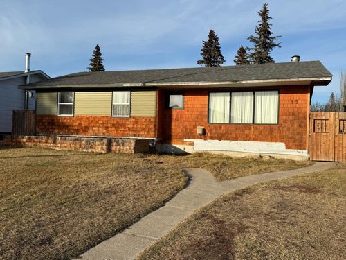 19 Kallbom Cres, Whitecourt, AB, T7S1E2 | Card Image