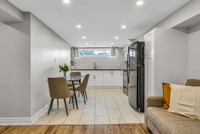 14 Albion Cres, House attached with 5 bedrooms, 3 bathrooms and 4 parking in Brampton ON | Image 24