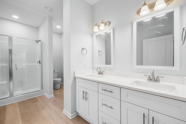 Primary Bath 72 | Image 16