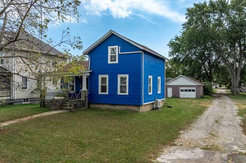 413 W 3rd St, Port Clinton, OH, 43452-1801 | Card Image