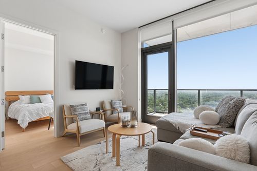 2008-44 East Avenue, Austin, TX, 78701 | Card Image
