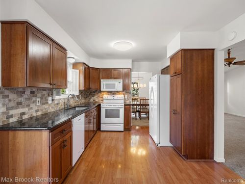 30951 Savannah Ct, Novi, MI, 48377-1565 | Card Image