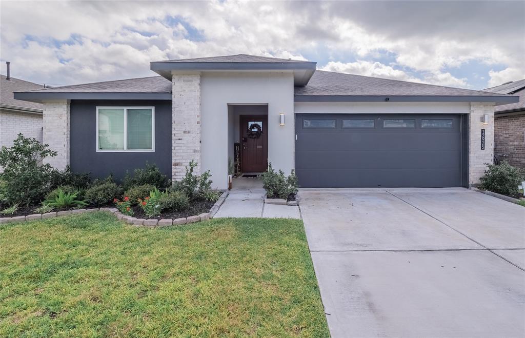 12925 Ocean Breeze Lane, For Sale in Texas City Zoocasa