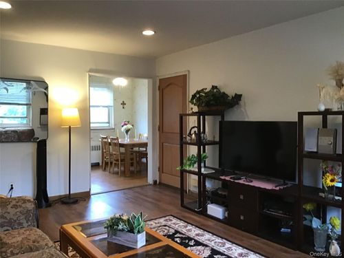 2-58 251st St, Little Neck, NY, 11362-2121 | Card Image