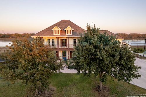 311 Ski Plex Dr, Seguin, TX, 78155-1901 | Card Image