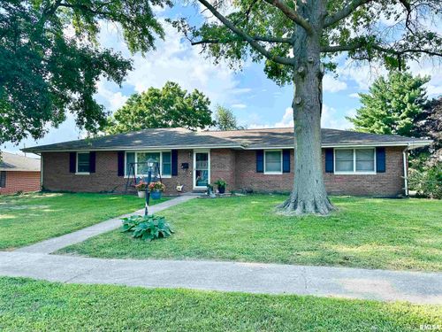 8 Westfair Dr, Jacksonville, IL, 62650-4608 | Card Image