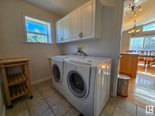 492 Stanley Close, House other with 5 bedrooms, 3 bathrooms and null parking in Spring Lake AB | Image 10