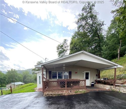 5211 Flatwoods Rd, Ravenswood, WV, 26164-8568 | Card Image