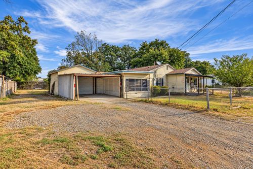 4027 Hollis St, Haltom City, TX, 76111-6843 | Card Image