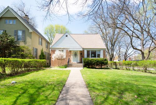 1744 Wesley Ave, Evanston, IL, 60201-3519 | Card Image