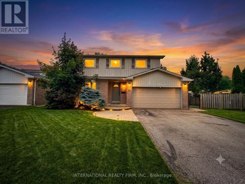 21 Mayvern Cres, Richmond Hill, ON, L4C5J5 | Card Image