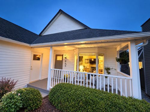 866 Nicolum Court, North Vancouver, BC, V7H2R9 | Card Image