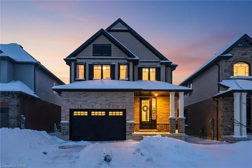 31 Miranda Path, Elmira, ON, N3B0A1 | Card Image