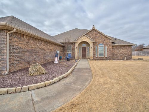 927 Fox Dr, Choctaw, OK, 73020-9760 | Card Image