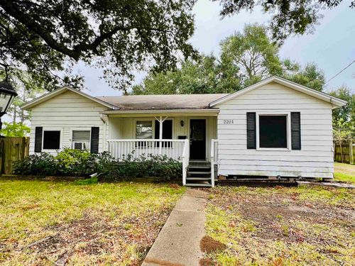 2201 Avenue G, Nederland, TX, 77627-6205 | Card Image