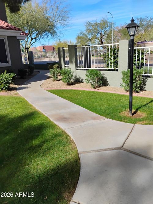 1039-2929 W Yorkshire Dr, Phoenix, AZ, 85027-3949 | Card Image