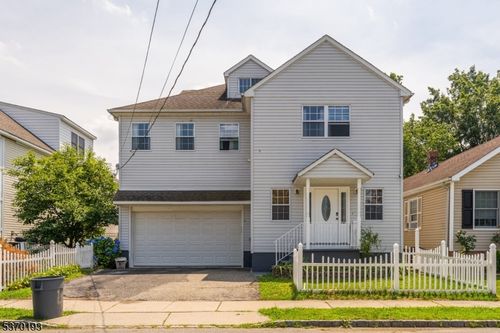 45 Weaver St, Little Falls, NJ, 07424-1047 | Card Image