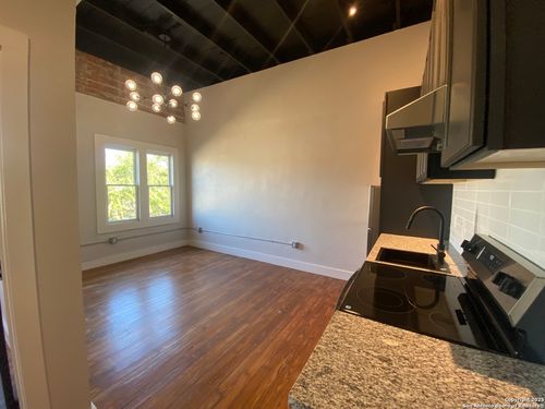 apt-4-1714 S Saint Marys St, San Antonio, TX, 78210-1643 | Card Image