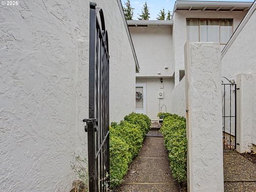 3214 Ne 29th St, Gresham, OR, 97030-3392 | Card Image