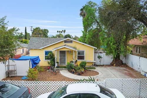 735 W 6th Ave, Escondido, CA, 92025-4009 | Card Image
