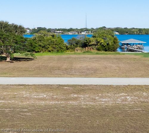 494 Sunset Pointe Dr, Lake Placid, FL, 33852-9156 | Card Image